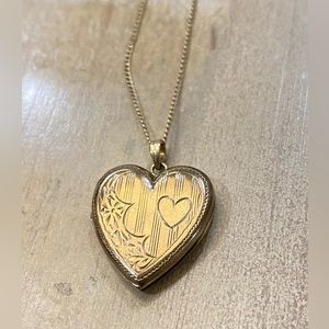 Vintage solid 10k gold filled Heart photo locket etched necklace 1920s